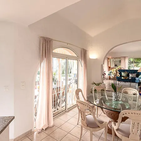 De Standing Piscine- Vue Panoramique