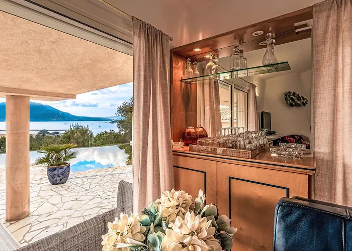 De Standing Piscine- Vue Panoramique Вілла